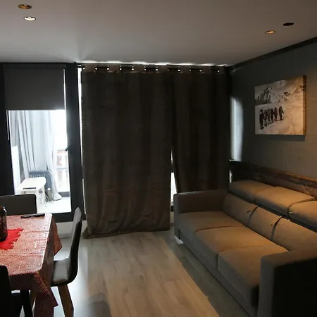 Val Tho - New - In - Near Slalom Val Thorens