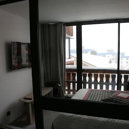 Val Tho - New - In - Near Slalom * Val Thorens