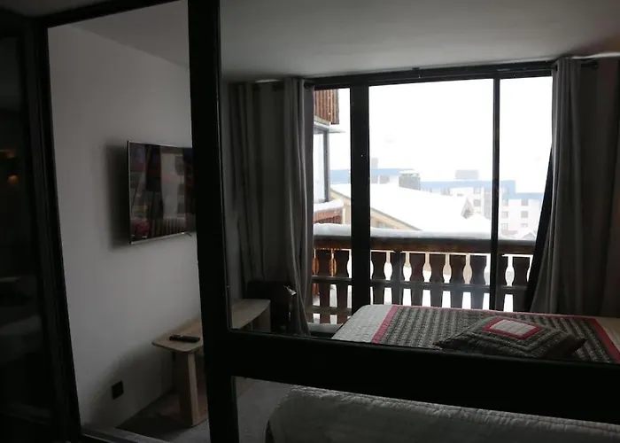 Val Tho - New - In - Near Slalom * Val Thorens