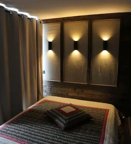 Val Tho - New - In - Near Slalom Daire Val Thorens