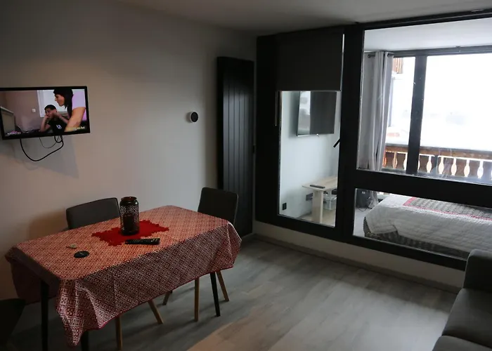 Val Tho - New - In - Near Slalom Daire Val Thorens