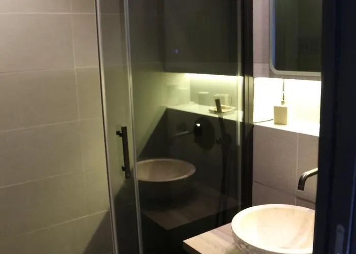 Val Tho - New - In - Near Slalom